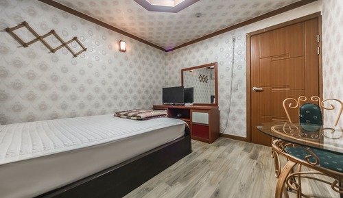 Room (Standard Room)