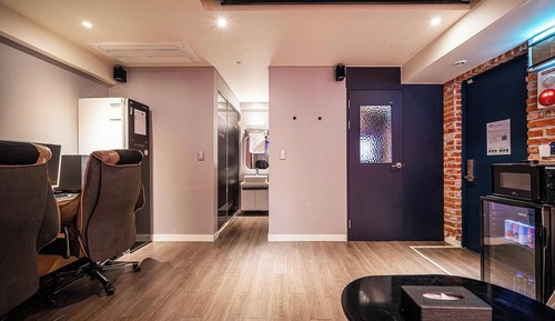 Room (Party Room (4 people) & Multi Play 3P)