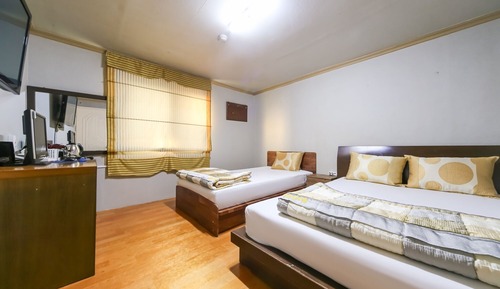 Room (Twin (business PC/cooling/heating GOO)