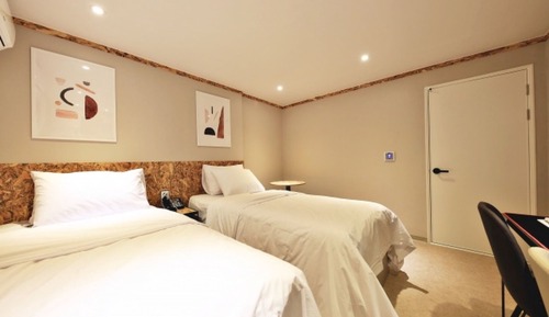 Room (Random allocation of event rooms on a)