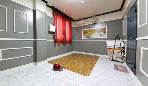 Room (Ondol triple room)