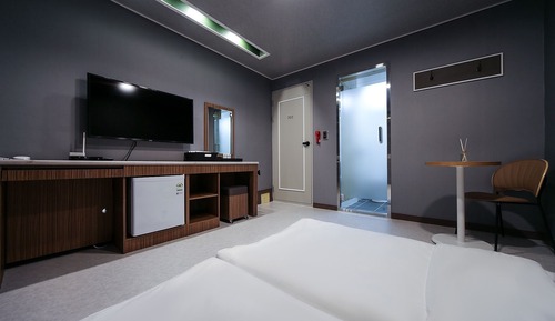 Room (Korean-style room (ondol/luxury ameni)