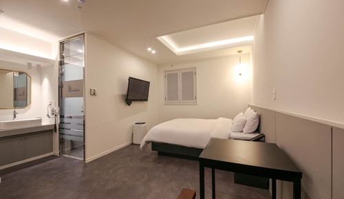 Room (Deluxe (Cesco certified safe accommod)