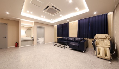 Room (Royal Suite (2 bedrooms 2 bathrooms l)