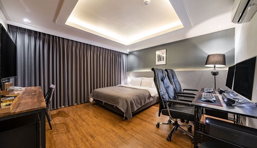 Room (High-spec multi-2 PC room (CPU Intel )