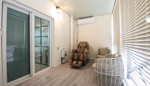 Room (Terrace B (massage chair & styler + N)