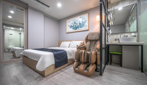 Room (Event Room B (Cancellation up to 3 da)