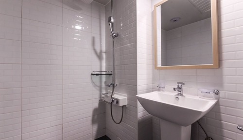 Room (*Standard (additional room fee must b)