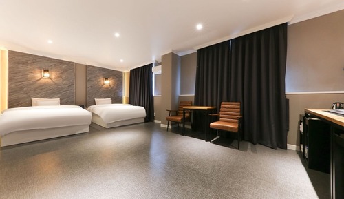 Room (Twin Bed PC Room (High Performing Har)