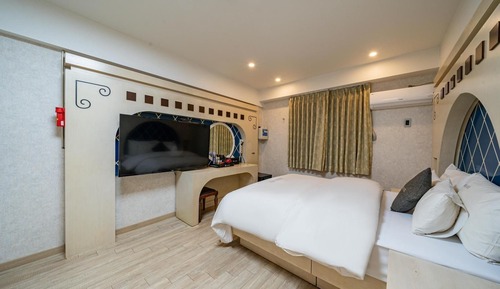Room (Standard-Business (Sauna Netflix Avai)
