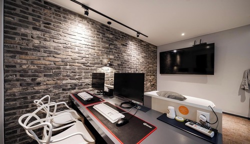 Room (Premium sitting room/75" TV bathtub i)