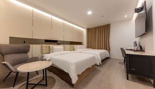 Room (Standard Twin (55" Samsung Smart TV) )