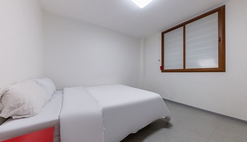 Room (Bed Room (Netflix))