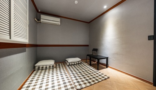 Room (Ondol (Walkie Special - No Parking))