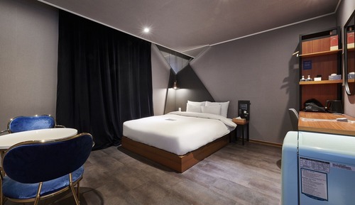Room (Economy (OTT 5 types available YouTub)