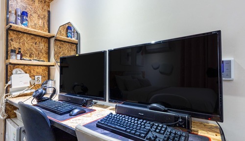 Room (JA-Deluxe (Netflix graphics card 1060)