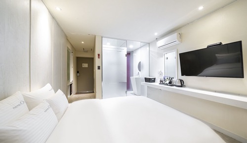 Room (VIP High Performing PC room (TV Netfl)
