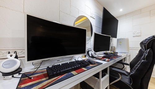 Room (VIP Room B (2PC PUBG 1PC or 2PC / Net)