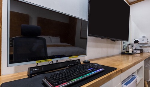 Room (Massage Room (OTT TV Bathtub))