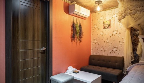 Room (VIP 12 (Non-smoking room / Netflix av)