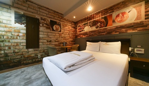 Room (Standard Room-ask at the front for ba)