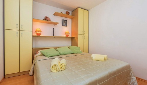 Estudio (Studio Apartment with Terrace and Sea)
