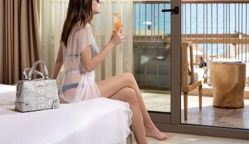 DELUXE SEA VIEW