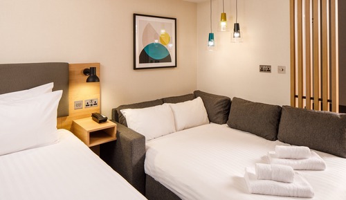 Habitación estándar, 1 cama de matrimonio con sofá cama