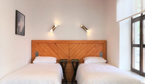 Habitación estándar con 1 cama doble o 2 individuales, no fumadores
