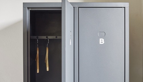 Una cama en dormitorio compartido mixto de 6 personas