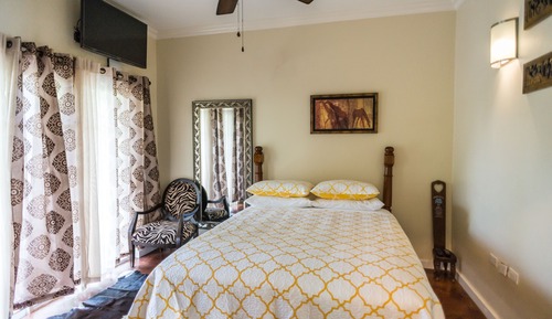 Habitación Deluxe, 1 cama de matrimonio, baño privado, vistas al jardín