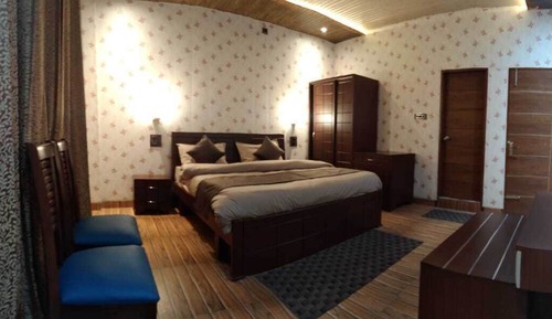 Habitación doble superior, 1 cama de matrimonio grande, vistas a la montaña