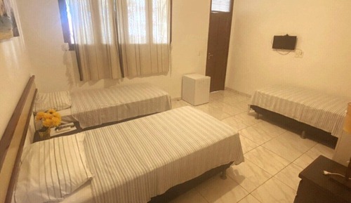 Habitación Confort, 3 camas individuales, accesible para personas con discapacidad