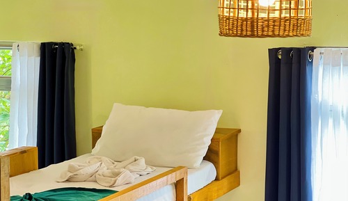 Dormitorio compartido estándar, dormitorio mixto, vistas a la colina
