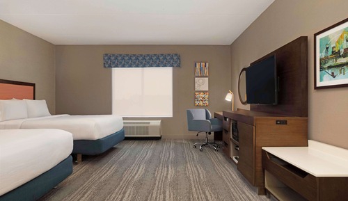 Habitación, 2 camas de matrimonio, accesible para personas con discapacidad (Mobility & Hearing)