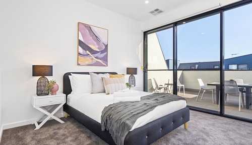 Three Bedroom Townhouse With Parking