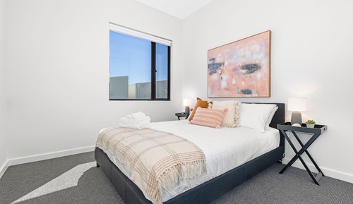 Two Bed One Bath Apartment With Parking