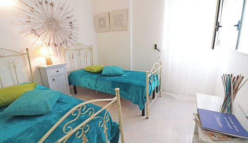 Apartamento, 2 habitaciones, balcón, vistas al jardín