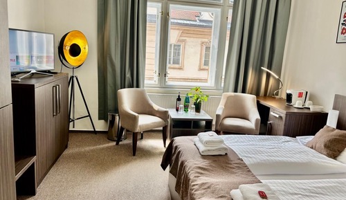Habitación superior con 1 cama doble o 2 individuales