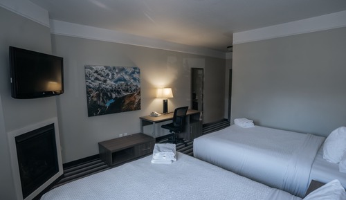 Double Queen Room (No Pets)