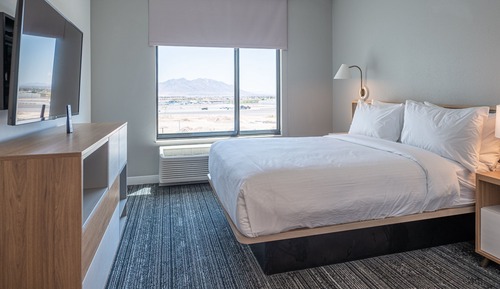 Suite, 1 cama de matrimonio con sofá cama, en esquina (Mobility Accessible, Roll-In Shower)
