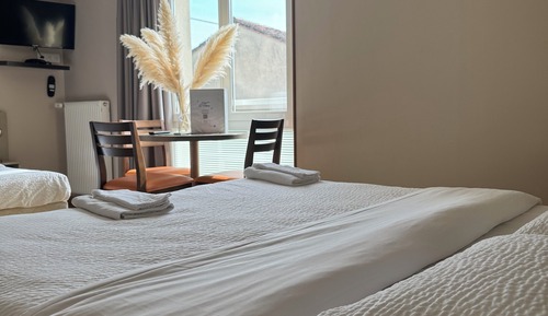 Habitación triple Confort, accesible para personas con discapacidad, acceso a la piscina
