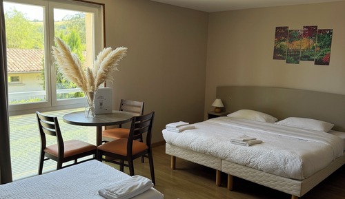 Habitación cuádruple Confort, accesible para personas con discapacidad, acceso a la piscina
