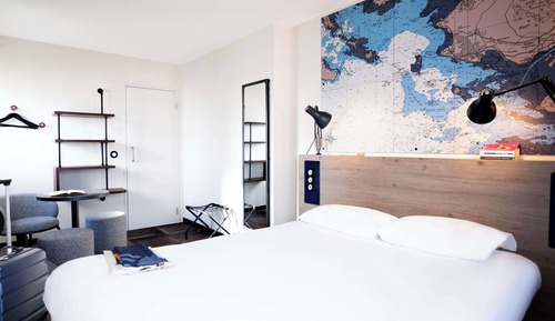 Habitación, varias camas