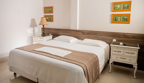 Habitación Confort con 1 cama doble o 2 individuales