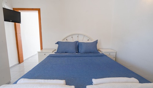 Basic Apartment, 1 Bedroom, Partial Sea View