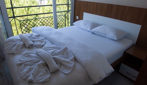 Apartamento familiar, cocina, vistas parciales al mar