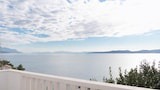 Apartment (Niko - 50 m from pebble beach - A6 Pr)