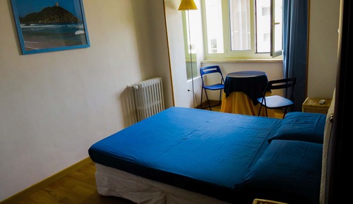 Habitación doble, 1 cama doble, baño compartido