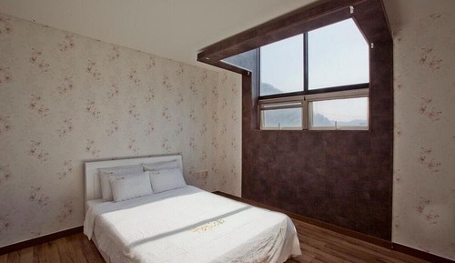 Habitación (White)